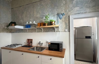 Miete einer hellen 3-Zimmer-Wohnung im Retro-Stil, 80 m², Altstadt, Belgrad, Serbien